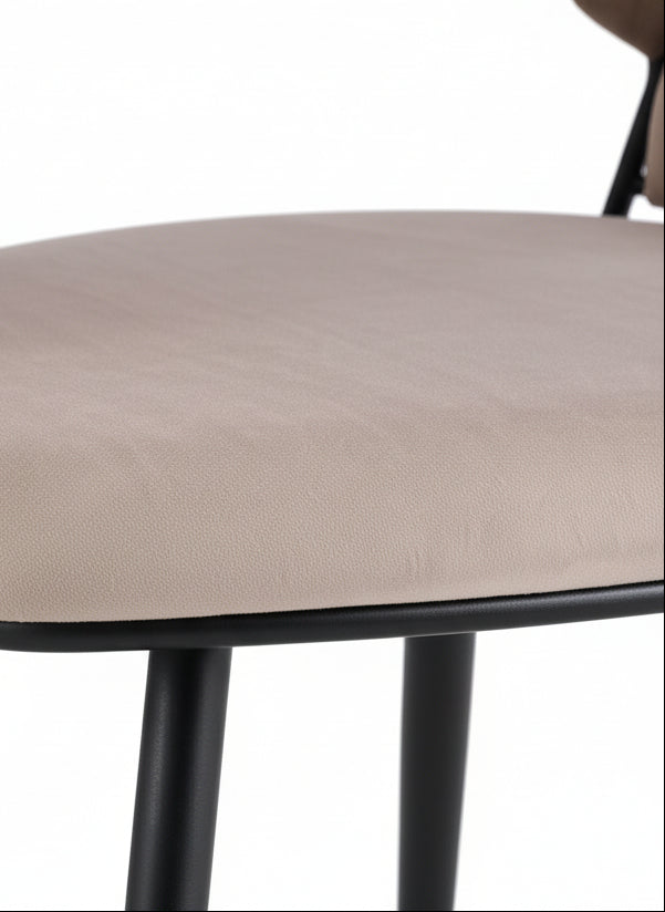 Lot 2 Chaises Salle à Manger Velours Taupe Dossier Tressé Métal Noir CAROLINA
