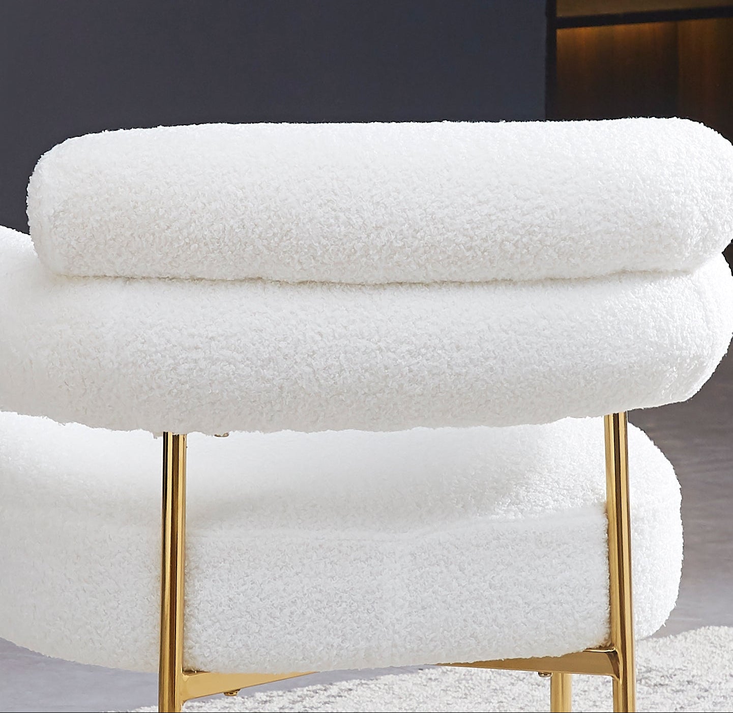 Lot de 2 Chaises BULLE avec Accoudoirs Velours Doudou Blanc & Pieds Gold 72x60x77 cm
