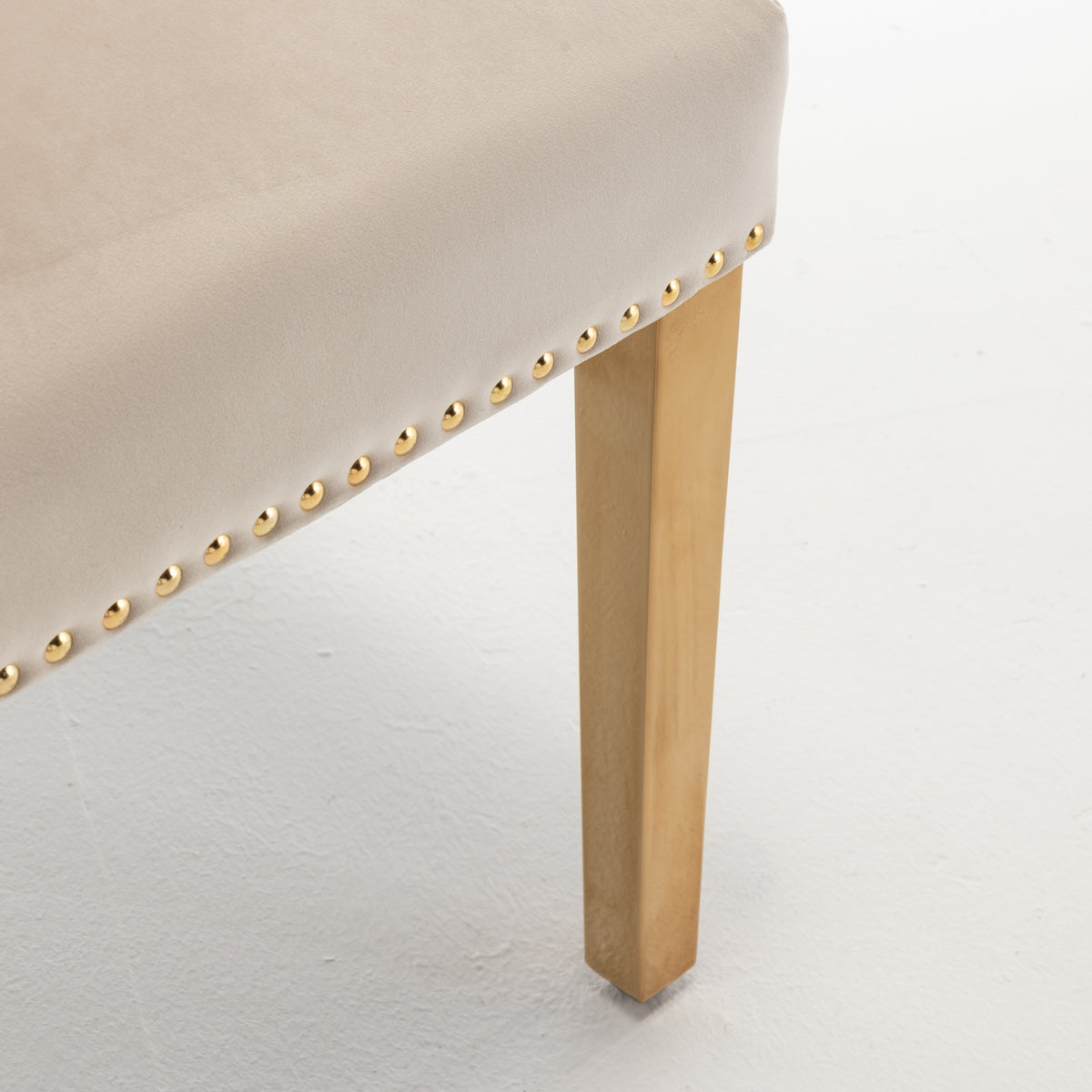 Lot de 2 chaises ANNEAU mattelassée et cloutée Gold velours - Beige