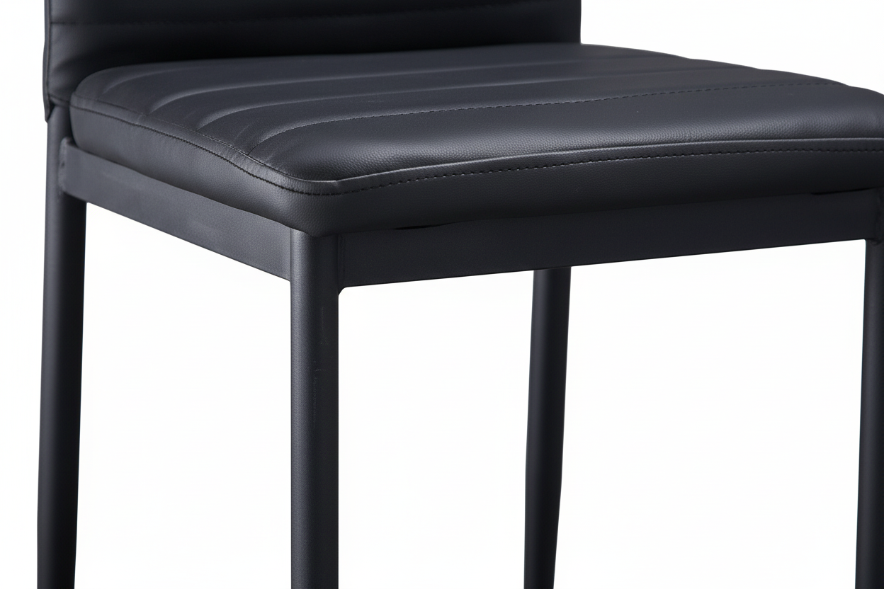 Lot 2 Chaises Salle à Manger Tolia Simili Cuir Noir Pieds Métal Noir