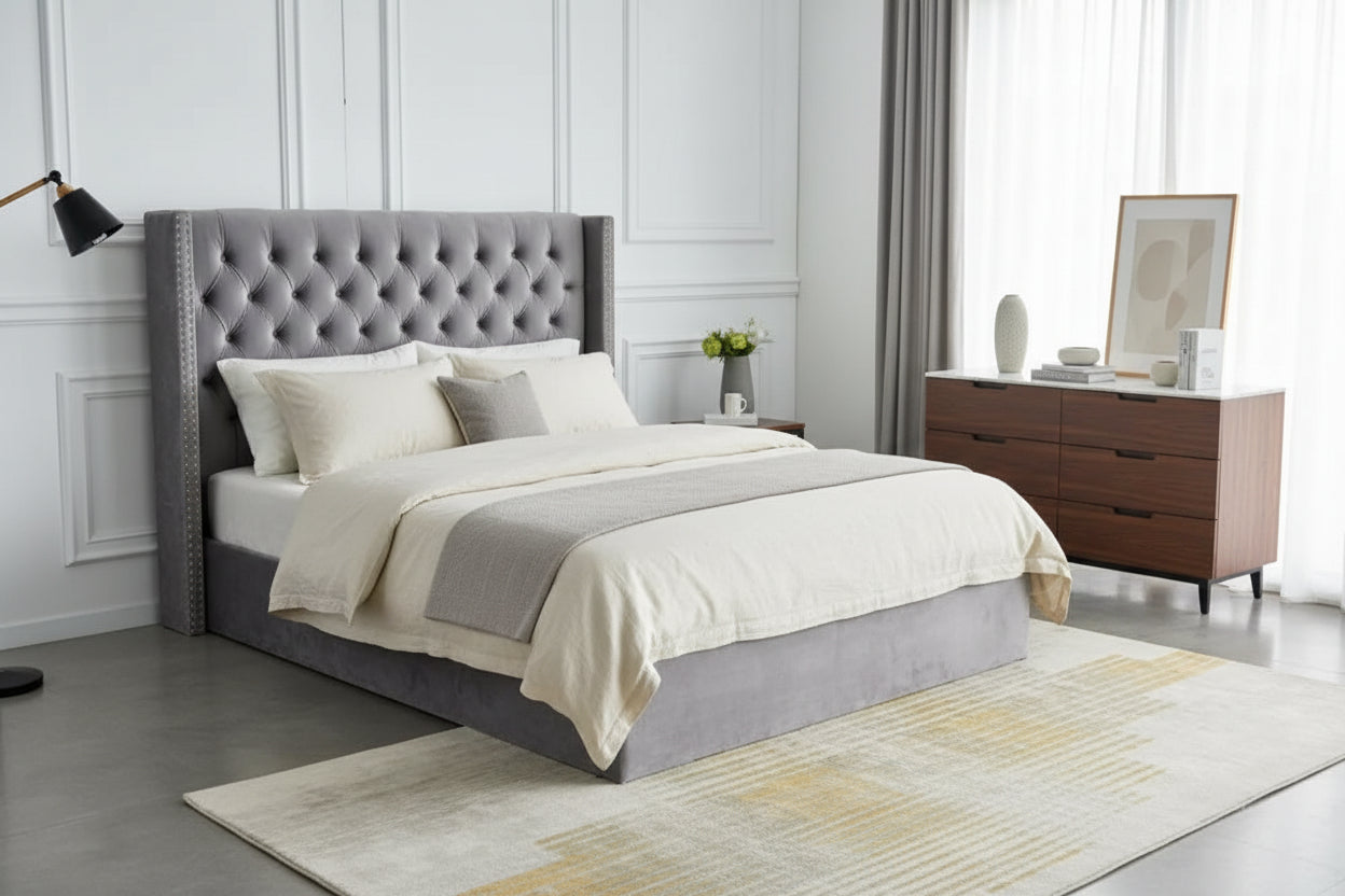 Lit COFFRE 2 places 160X200 cm CLOUTE velours GRIS