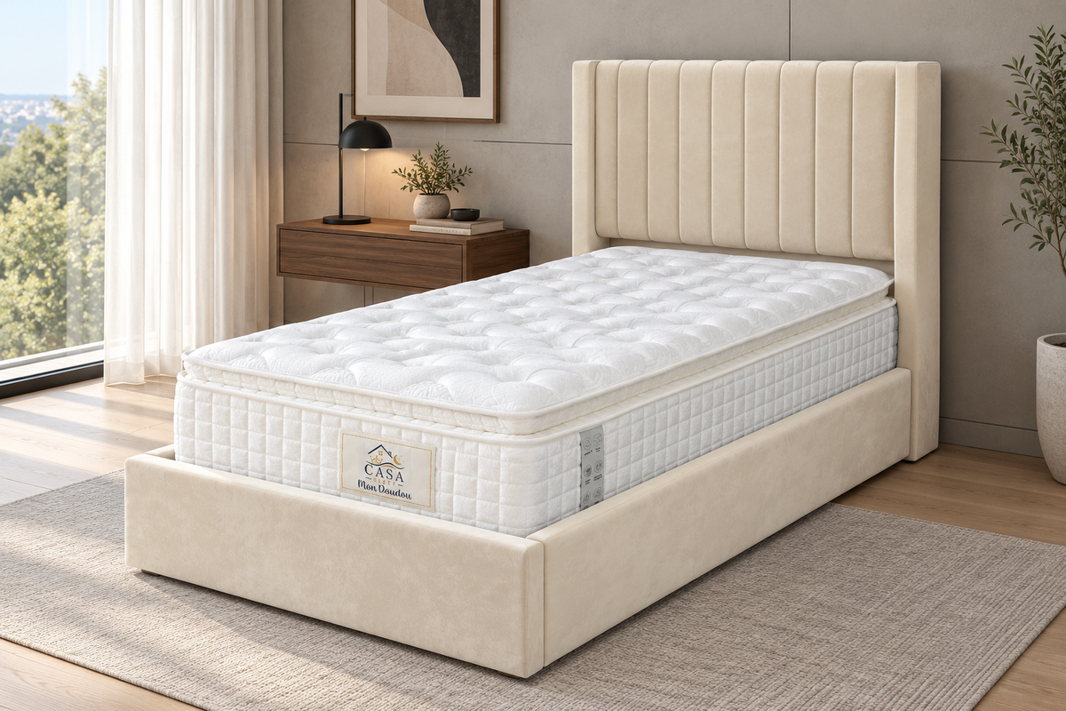 Matelas 90 × 190 cm beige — Photo en situation — lit et accessoires non inclus