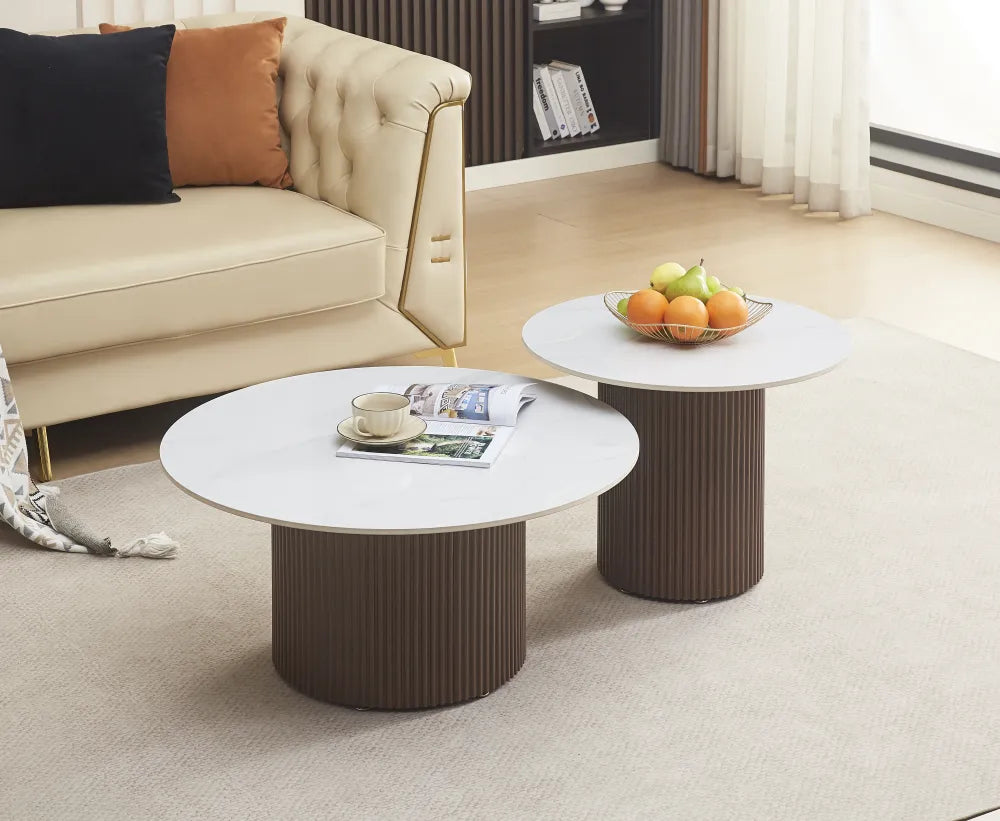 Duo Tables Gigognes Rondes Céramique Marbre Blanc & Pied Noyer Ø80 cm – BAIETA