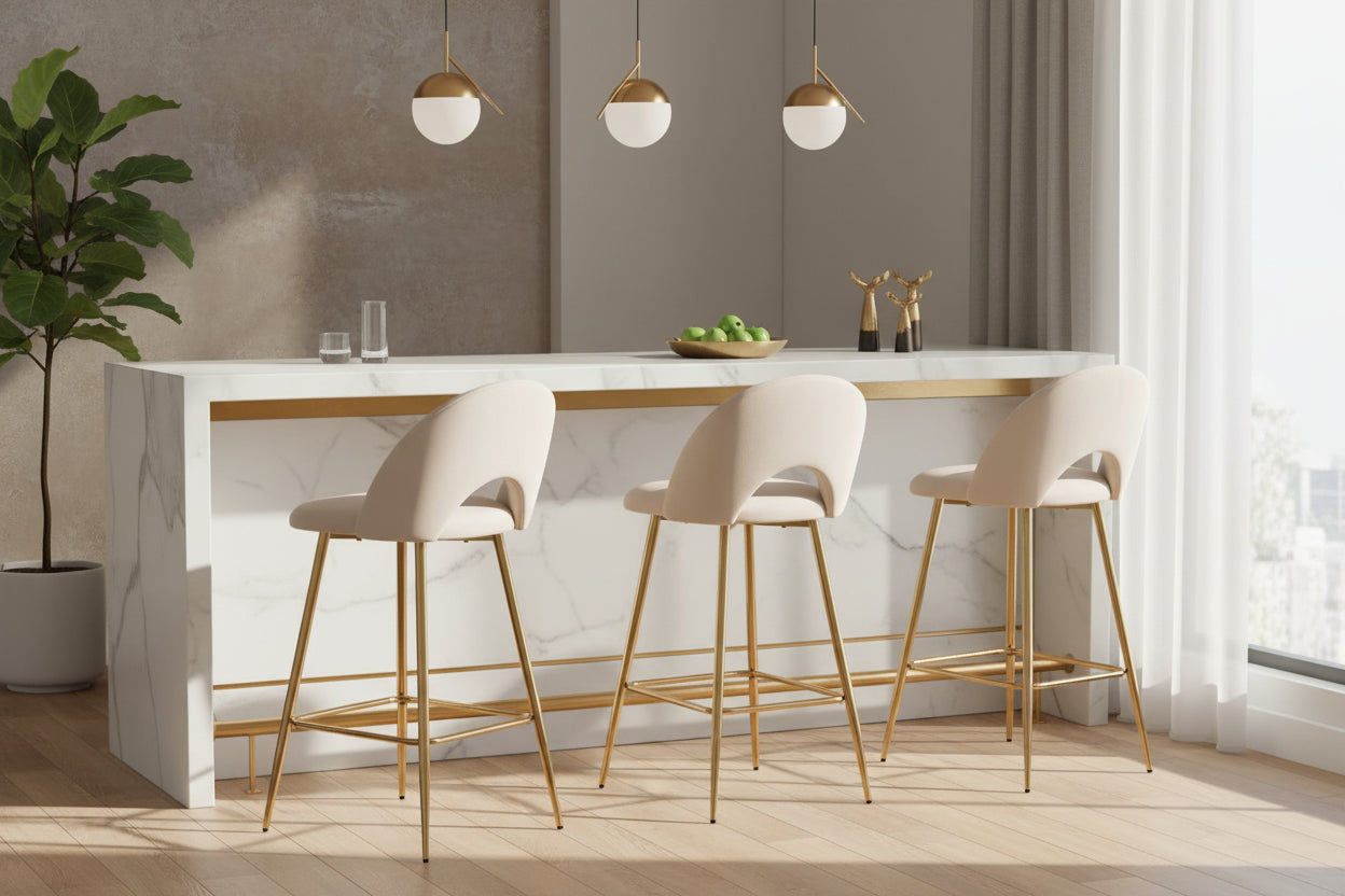 Lot 2 Tabourets de Bar Teddy Velours Beige Pieds Gold 47x36x98cm
