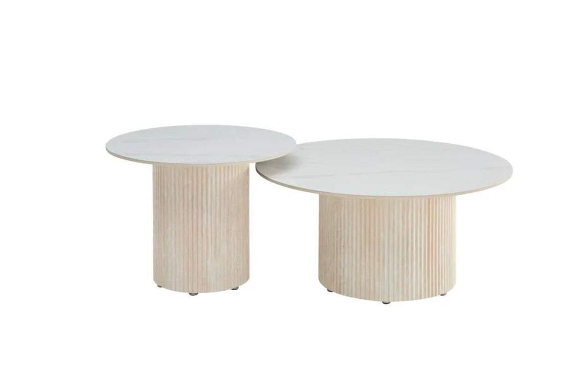 Duo Tables Gigognes Rondes Céramique Marbre Blanc & Pied Travertin Ø80 cm – BAIETA