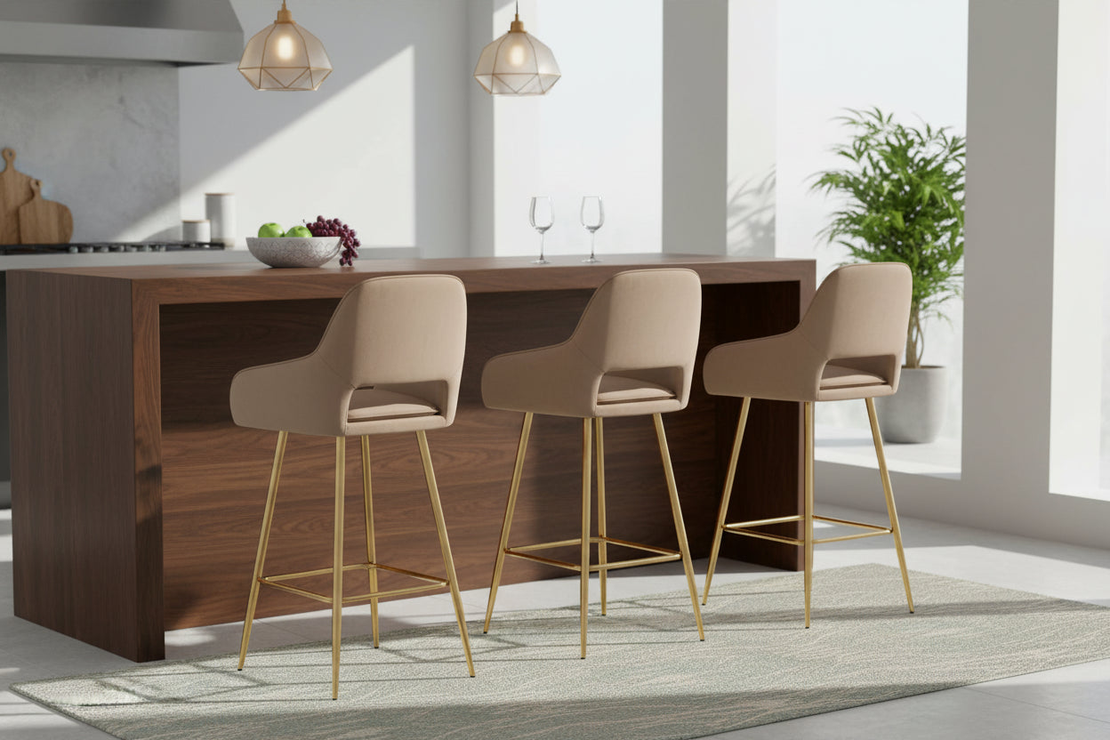 Lot 2 Tabourets de Bar Athena Velours Taupe Pieds Gold 47x41x104cm