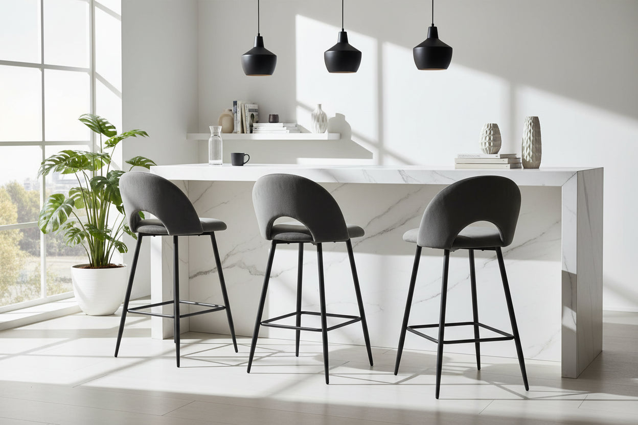 Lot 2 Tabourets de Bar Teddy Velours Anthracite Pieds Métal Noir 47x36x98cm