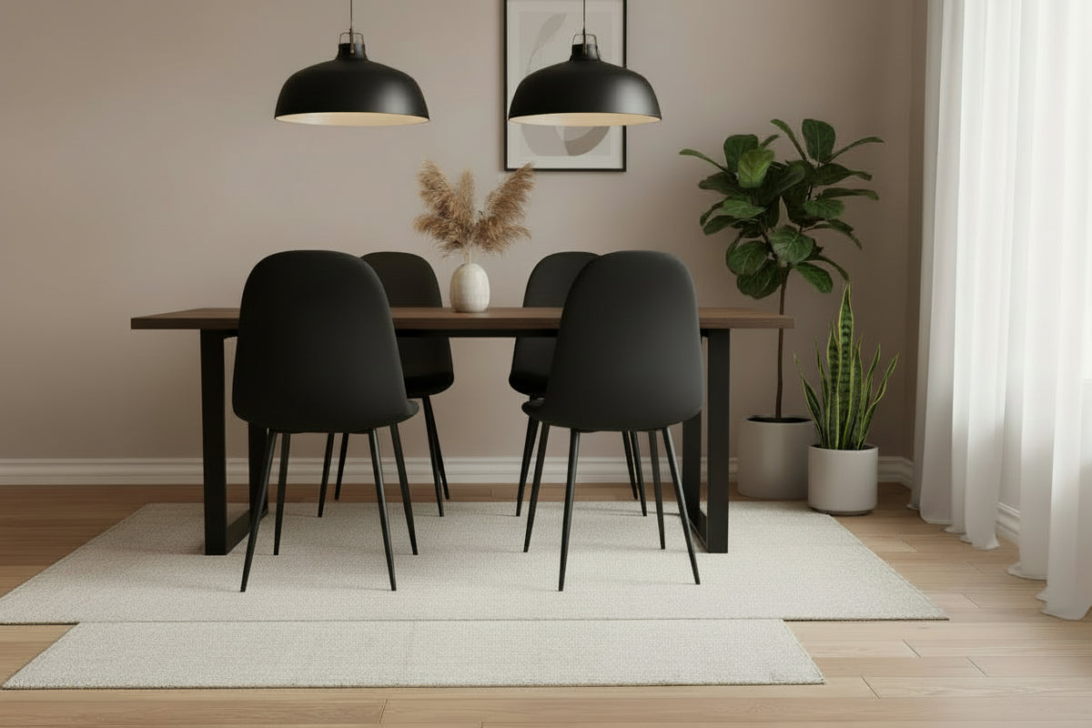 Lot de 4 chaises scandinaves velours noir pieds métal noir 43,5x40x87cm