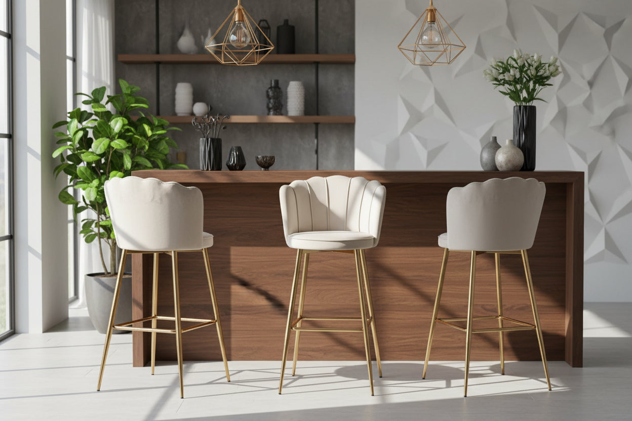 Lot 2 Tabourets de Bar Nymphea Velours Écru Pieds Gold