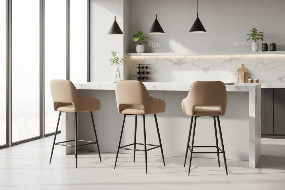 Lot de 2 tabourets de bar ATHENA pied métal noir velours #couleur_taupe