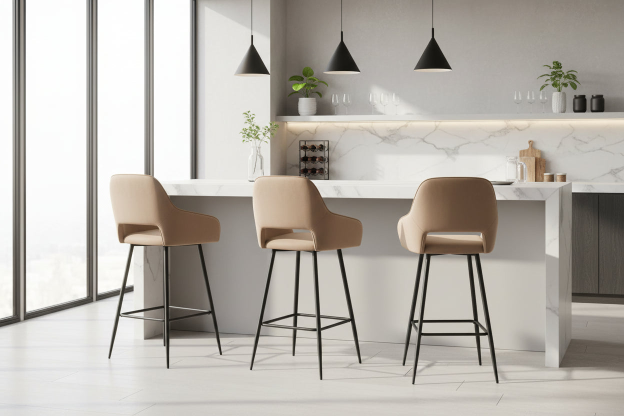 Lot 2 Tabourets de Bar Athena Velours Taupe Pieds Métal Noir 47x41x104cm