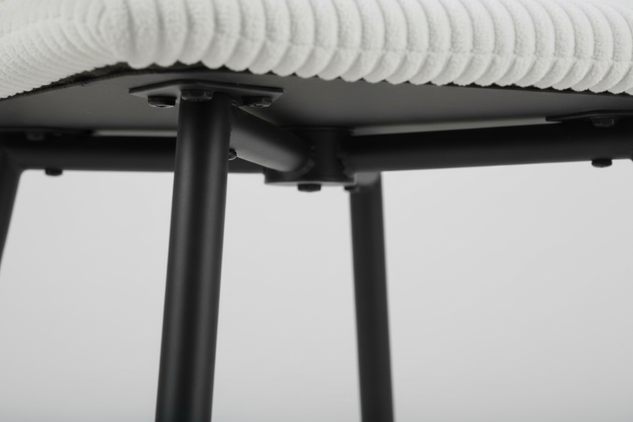 Lot 4 Chaises Salle à Manger Bobby Velours Côtelé Blanc Cassé Pieds Métal Noir 52x44x87cm