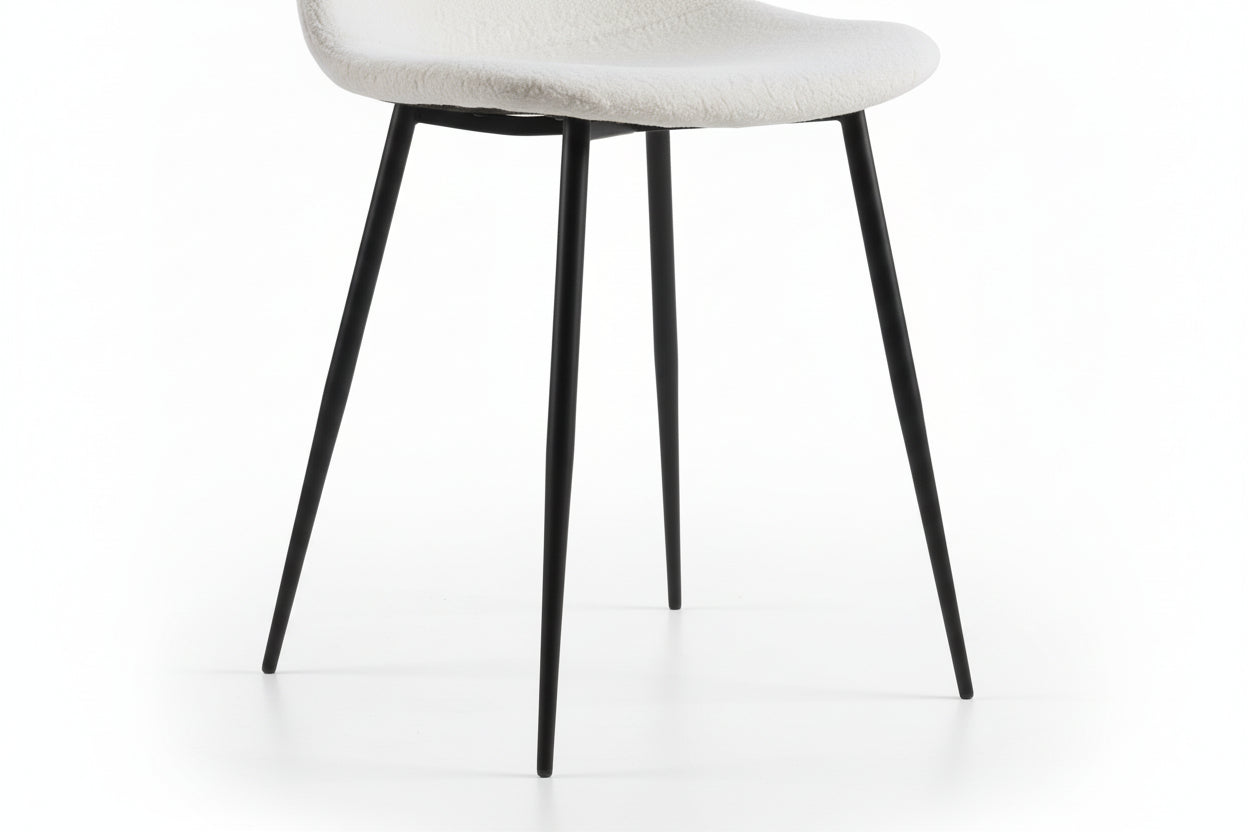 Lot de 6 chaises scandinaves velours blanc doudou pieds métal noir 44x50x87 cm