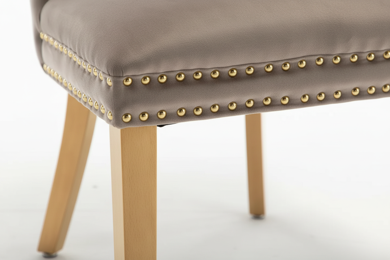 Lot 2 Chaises Salle à Manger Velours Moka Cloutées Pieds Gold POIGNÉE