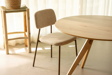Lot de 4 Chaises – Piètement Effet Noyer & Tissu Sable | Style Contemporain