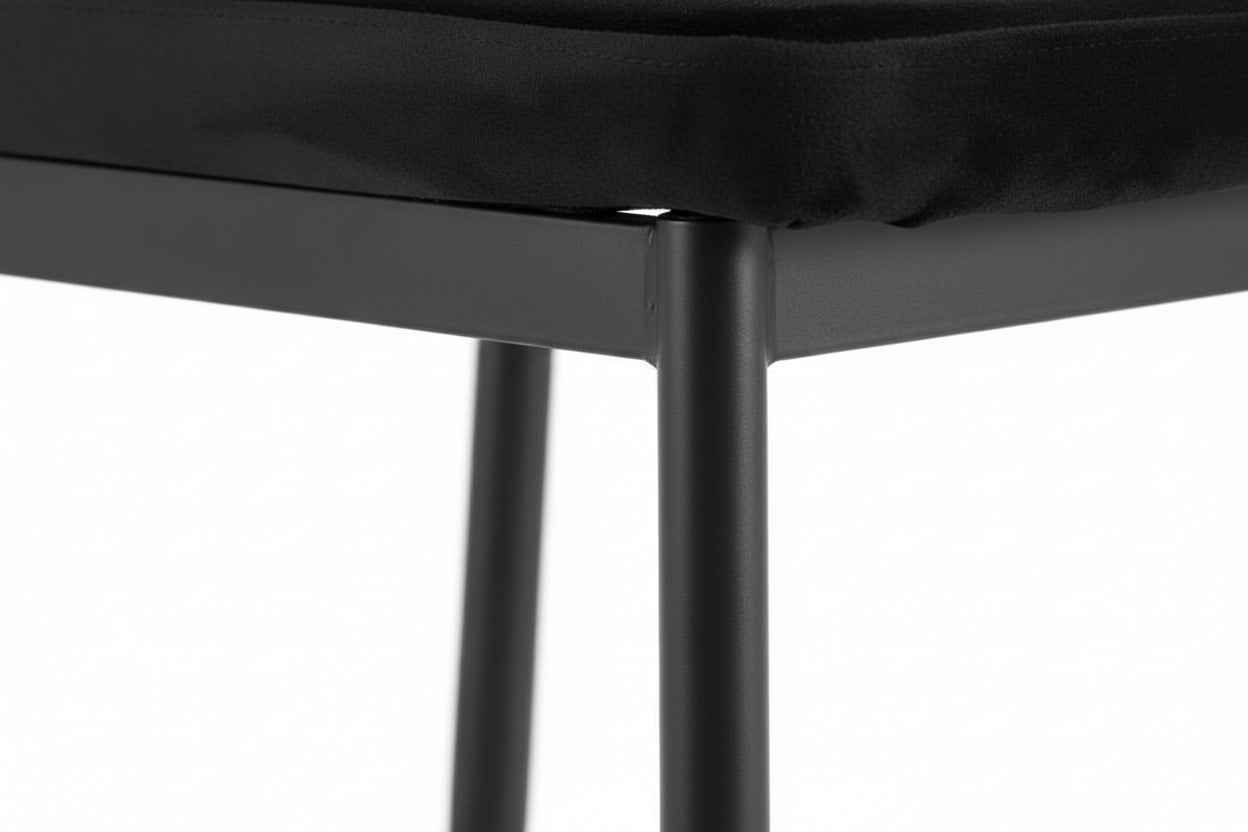Lot 4 Chaises Salle à Manger Pony Velours Noir Pieds Métal Noir 57x42x95cm