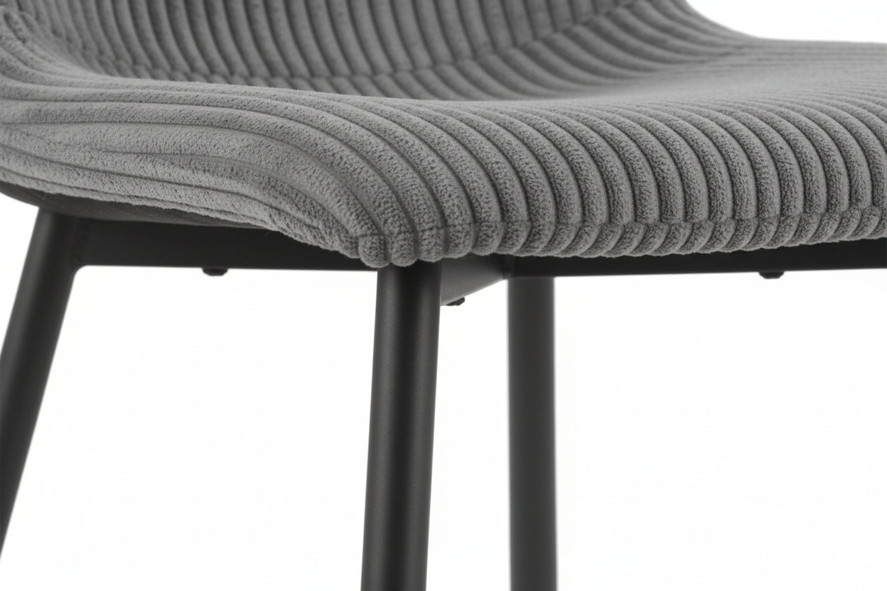 Lot 4 Chaises Salle à Manger Bobby Velours Côtelé Gris Pieds Métal Noir 52x44x87cm